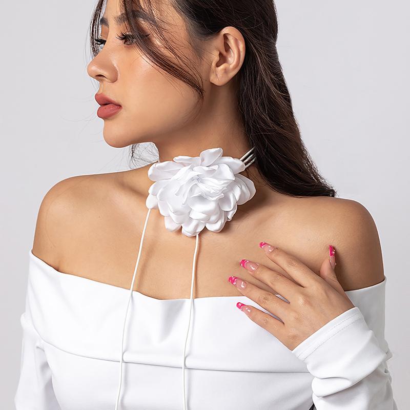 Exaggerated Big Rose Flower Clavicle Chain Necklace Adjustable Bowknot Choker