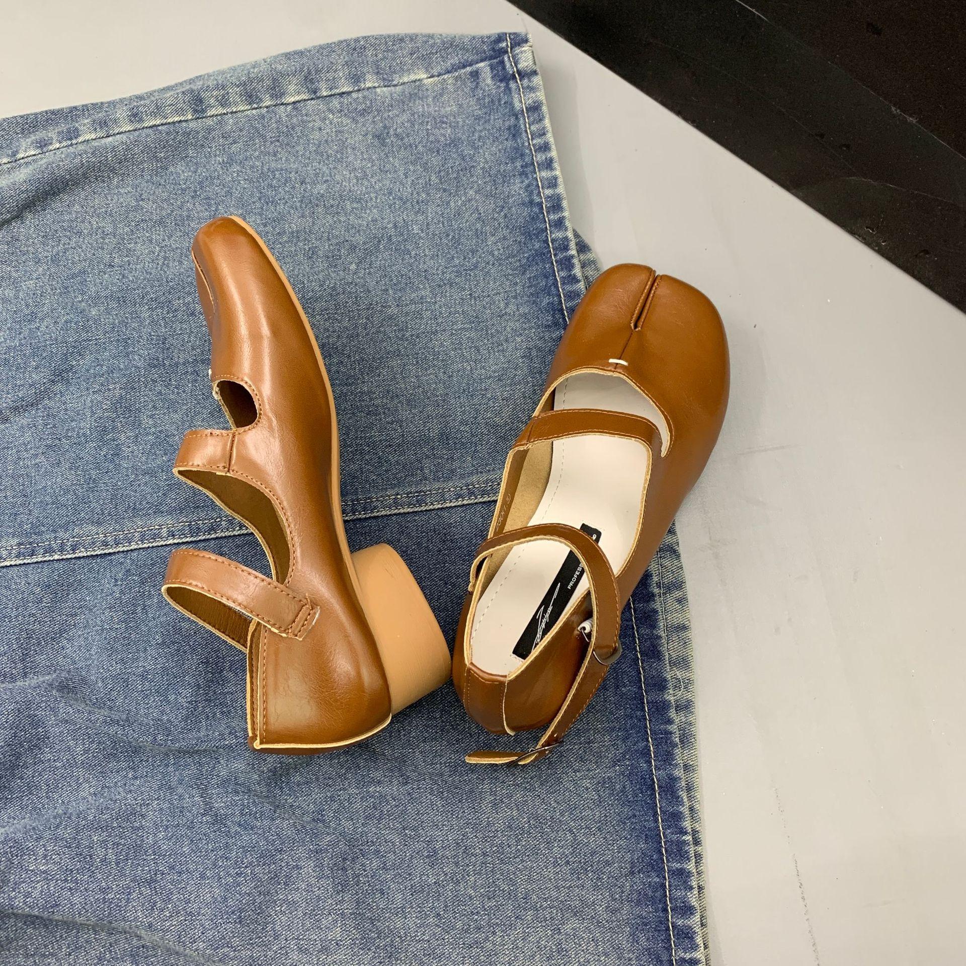 

Женские фирменные туфли с раздельным носком на плоской подошве Tabi Ninja на низком каблуке Легкие повседневные туфли на платформе Женские массивные мокасины 35