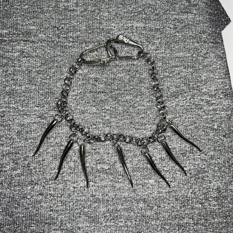 Trendy Geometric Necklace Hip Hop Rivet Necklace Pendant Sweater Chain for Youthful Women Daily Wear And Special Event