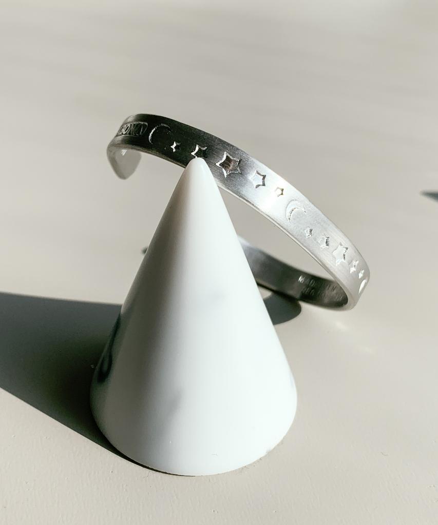 Sabona London F-Bwg7 Matte White Gold Celeste Bangle Bracelet Limited Edition