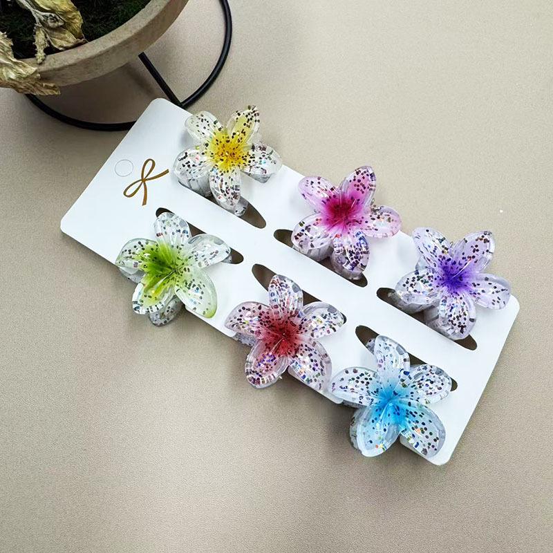 European & American 4CM Frangipani Claw Clip Hairpin - Fashionable Vacation Floral Accessory.
