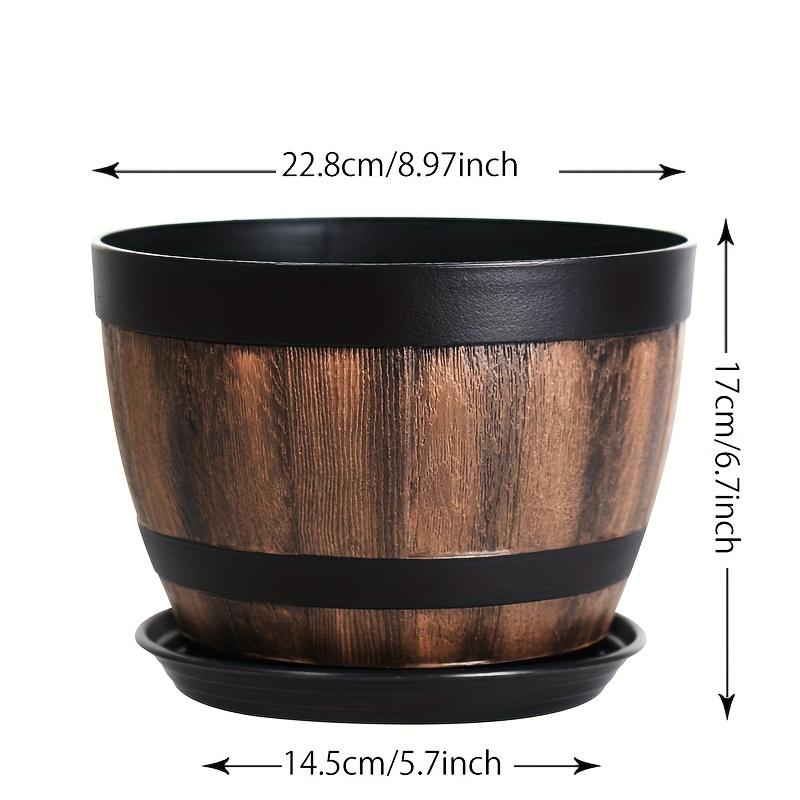 2 Macetas de Barril de Whisky con Plato + 2 Bases + 2 Macetas, Macetas de Plástico Rayadas con Agujeros de Drenaje, Adecuadas para Uso en Interiores y Exteriores