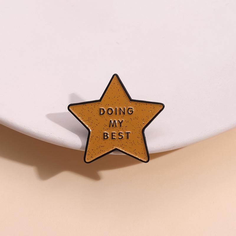 Inspirational Star-Shaped Metal Brooch with 'DING MY BEST' Lettering