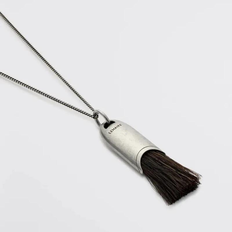 Korean Cha Jingyuan Style Tassel Necklace with Brush Pendant – Elegant, Niche Design, Long Chain for Sweaters