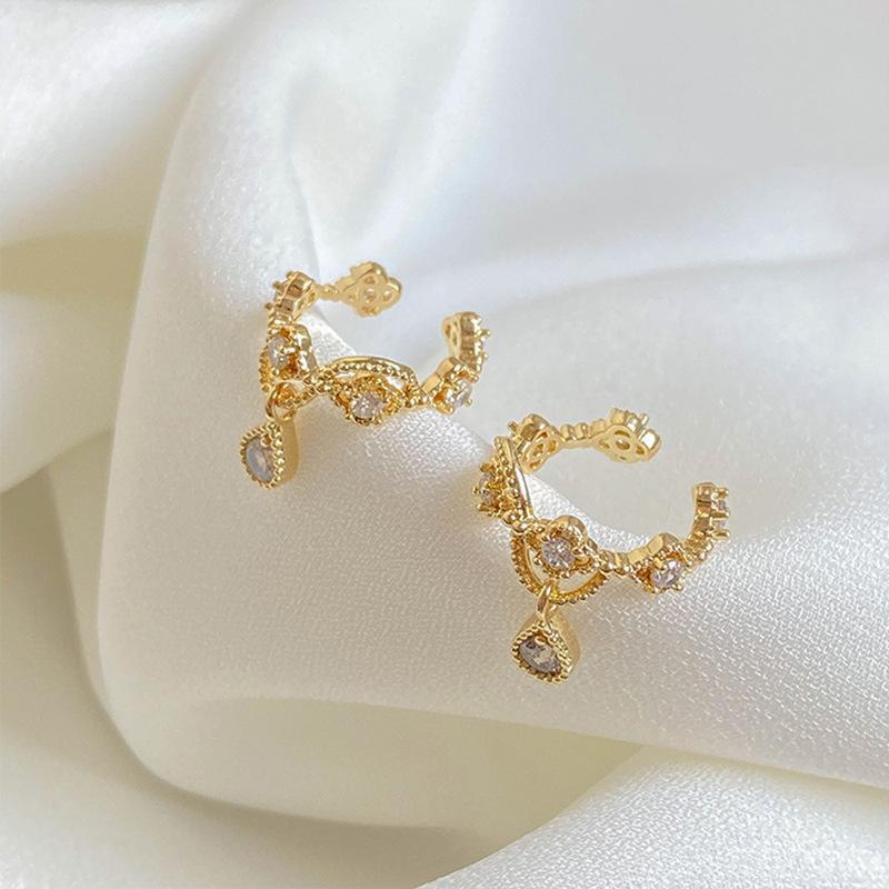 

Корейская версия модных украшений изысканная простая милая маленькая без проколов ушей она полна бриллиантов клипсы для ушей серьги 1Pair Gold