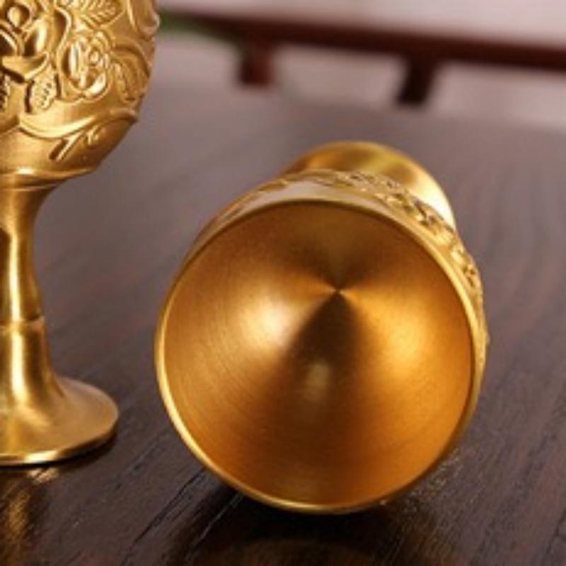 Brass Portable Mini Spirit Vodka Goblet, Engraved Flower Shaped Beverage Copper Cup,Friends Festive Gift Decoration 40ml,1pcs,