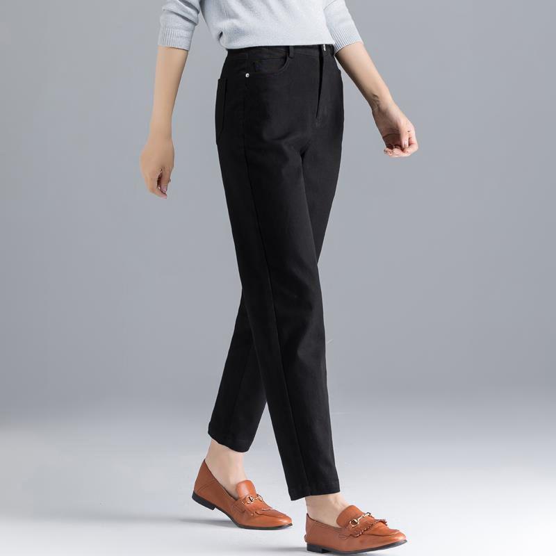Women's Plus Size High-Waist Off-White Denim Jeans with Velvet Lining - Loose Fit Harem Style for Autumn/Winter 2024