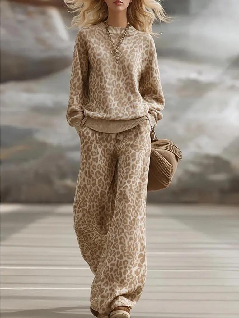 2025 Autumn/Winter Light Brown Animal Print Set: Slim Fit Hoodie & Retro Casual Pants