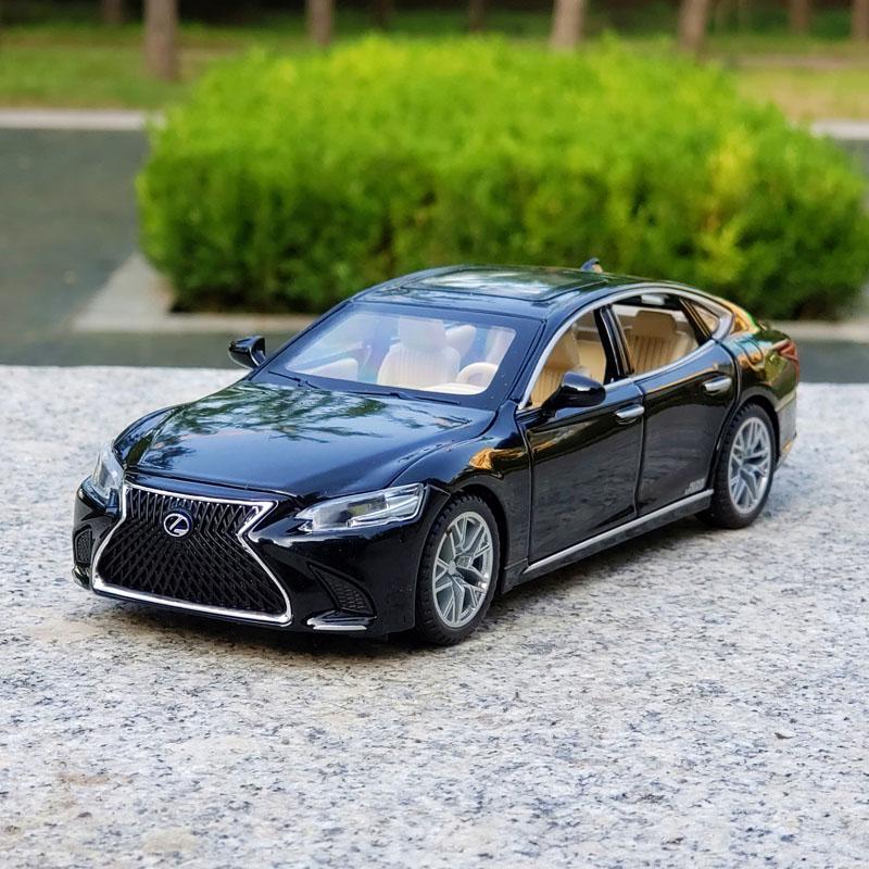 1/32 Alloy Die-cast Lexus LS500 Car Model Simulation Sound and Light Sedan Children's Toys with Base Ornaments Gift