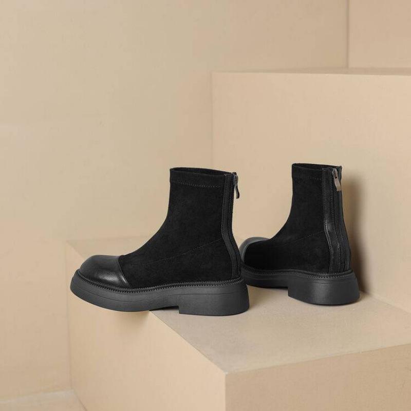 

Женские кожаные ботинки Мартин однотонные осенне-зимние толстая подошва нескользящие удобные задняя молния корейская версия большой размер круглый носок м 39 чёрный