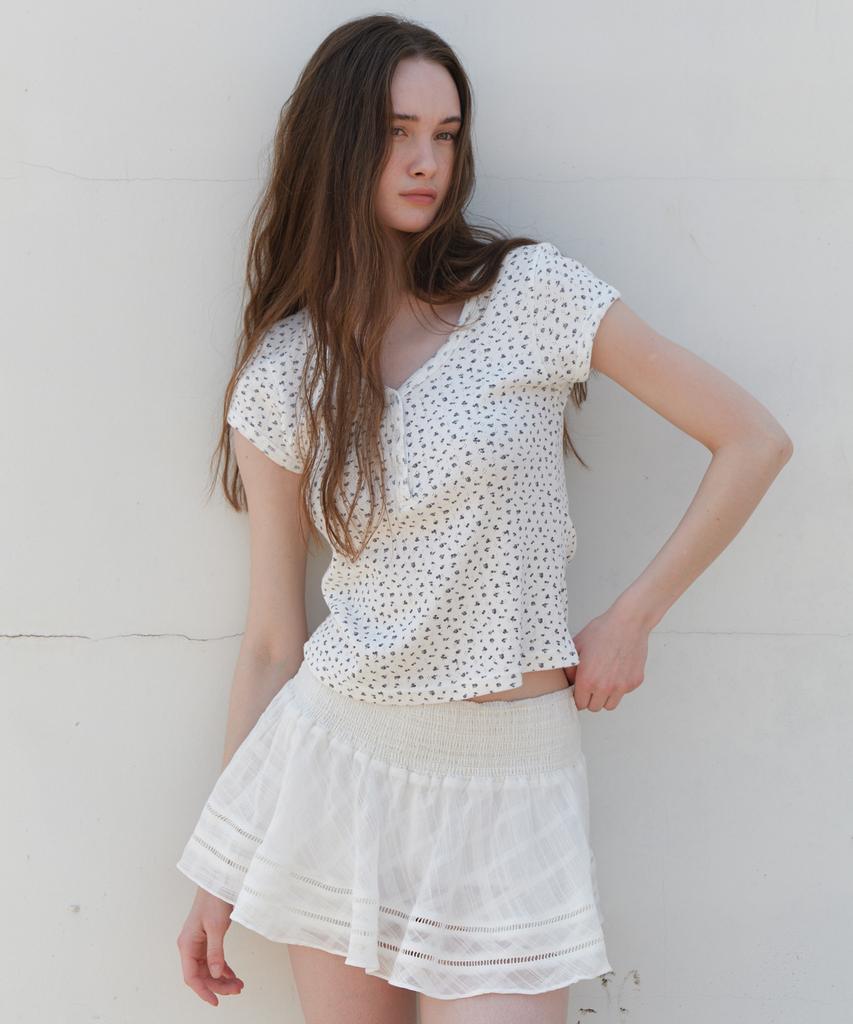AMONG A Flower Henley Neck T-Shirt_White