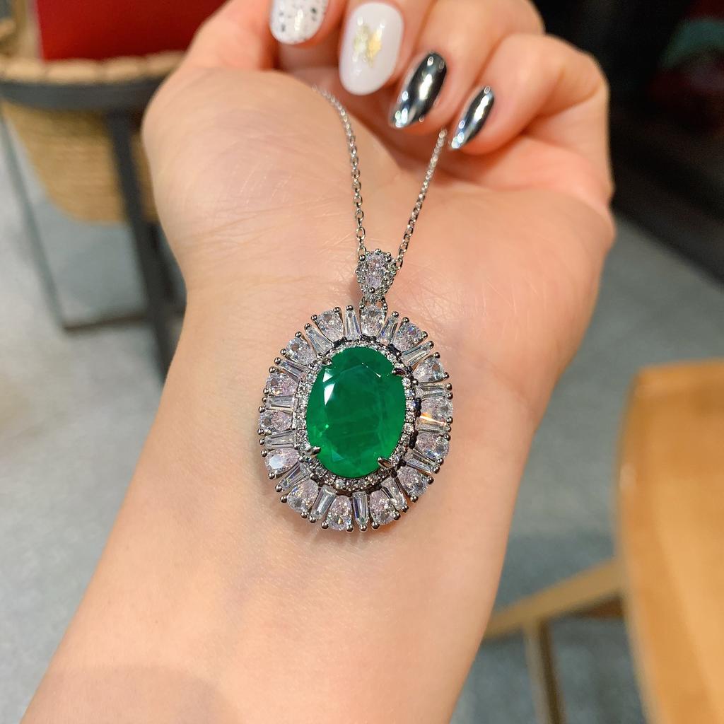 Huameimei Cross Border New Simulated Grandmother Emerald Necklace Artificial Paraiba Pendant