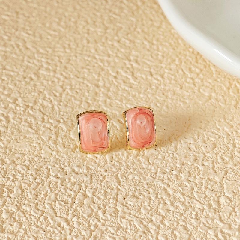 

Trend Chic Enamel C-shaped Women s Stud Earrings Red Green Pink Color Small Earrings for Girls aretes de mujer new in розовый