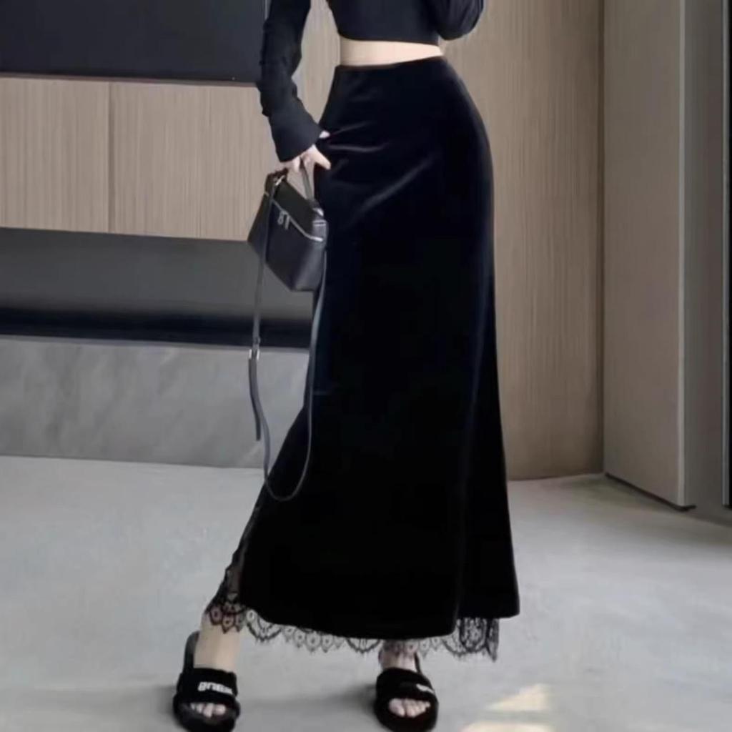 Eleganter schwarzer High-Waist-Midi-Rock aus Samt mit Spitze und Schlitz für Damen