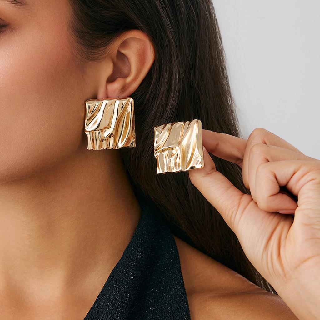 Wind Texture Metal Pleated Stud Earrings Design Sense Geometric Hollow Spiral Earrings