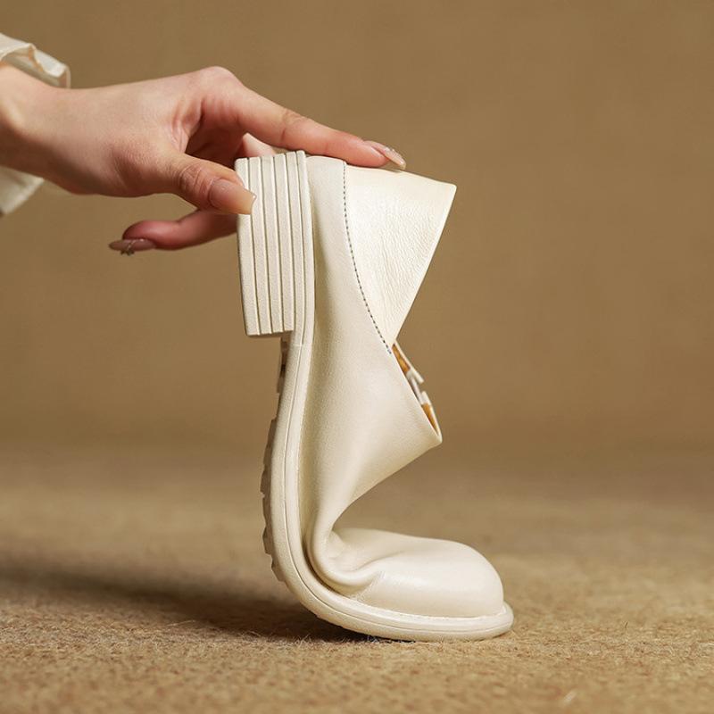 

Four seasons wear casual single shoes, shallow mouth comfortable low heel new lazy shoes low top leather large size shoes round head one pedal 40