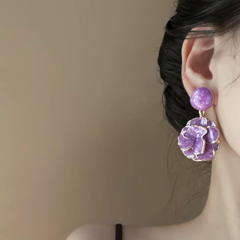 Small Niche Magnolia Flower Painted Three-dimensional Flower Earrings