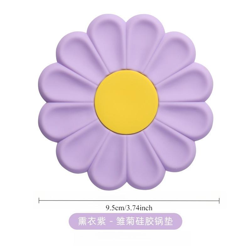 

1pc Daisy Coasters Made of Silicone in a Cute Flower Shape, Heat-Resistant, Two-Color Coffee Coasters Coasters