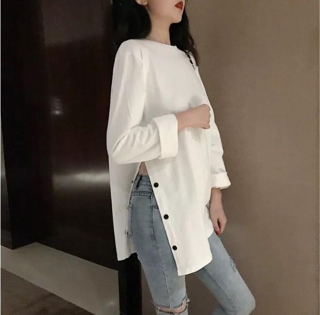 Spring Long Sleeved T-shirt, Women's Loose Slit Bottom Shirt, Top