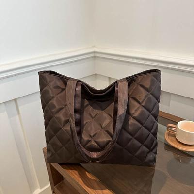 Bag Women's Bag 2025 New Versatile Rhombus Shoulder Tote Bag Large Capacity Casual Simple Underarm Bag