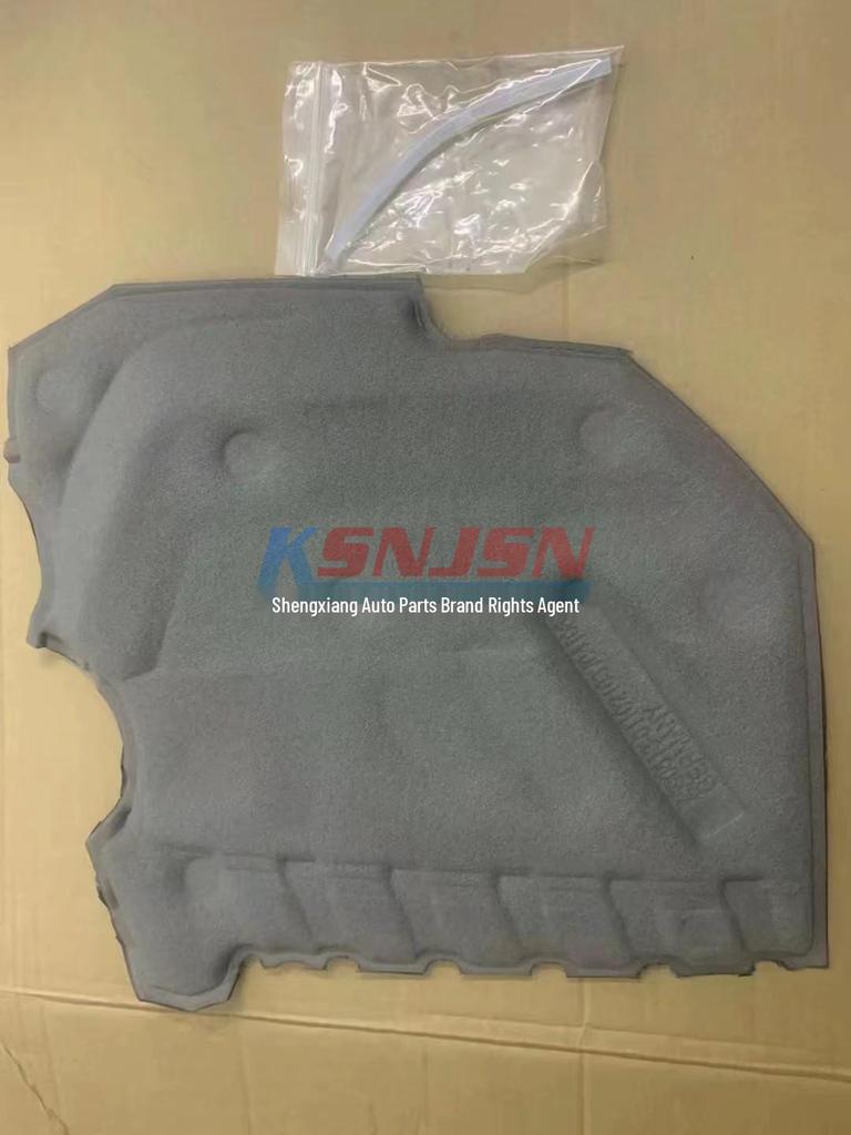 Kompatibilní s řadou 5, 6, 7 N55, X5, X6, GT535i Izolace a odhlučnění kapoty motoru.