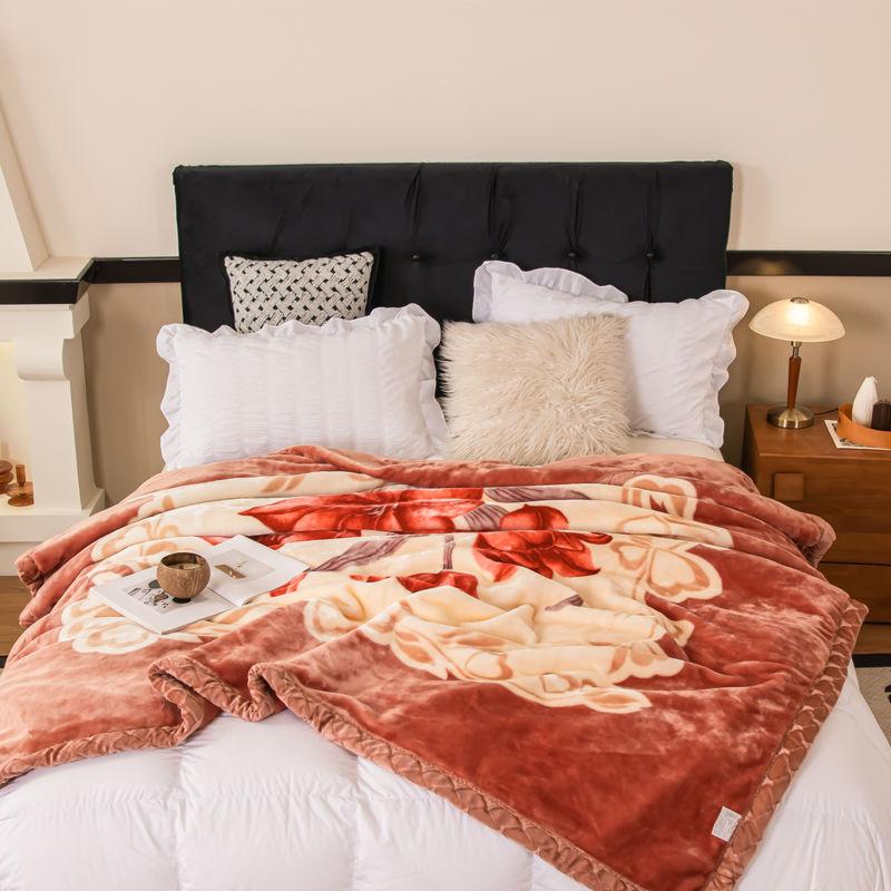 Nordic Style Geometric Printed Blanket Two Person Winter Thickened Quilt Coral Fleece Material Easy To Maintain Plush Bed Sheets