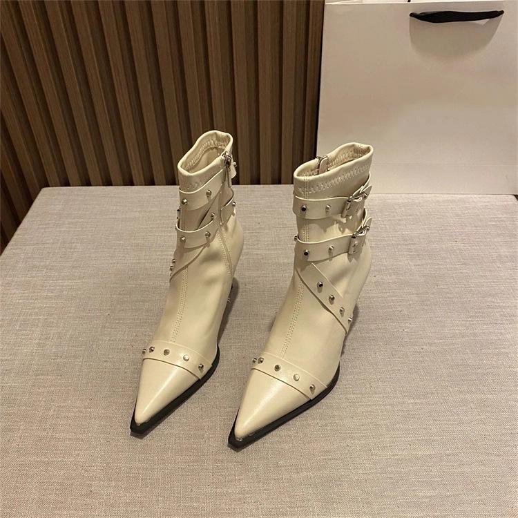 Vintage high-heeled babes pointed willow nails belt buckle knight boots 2025 autumn new versatile sexy thin short boots