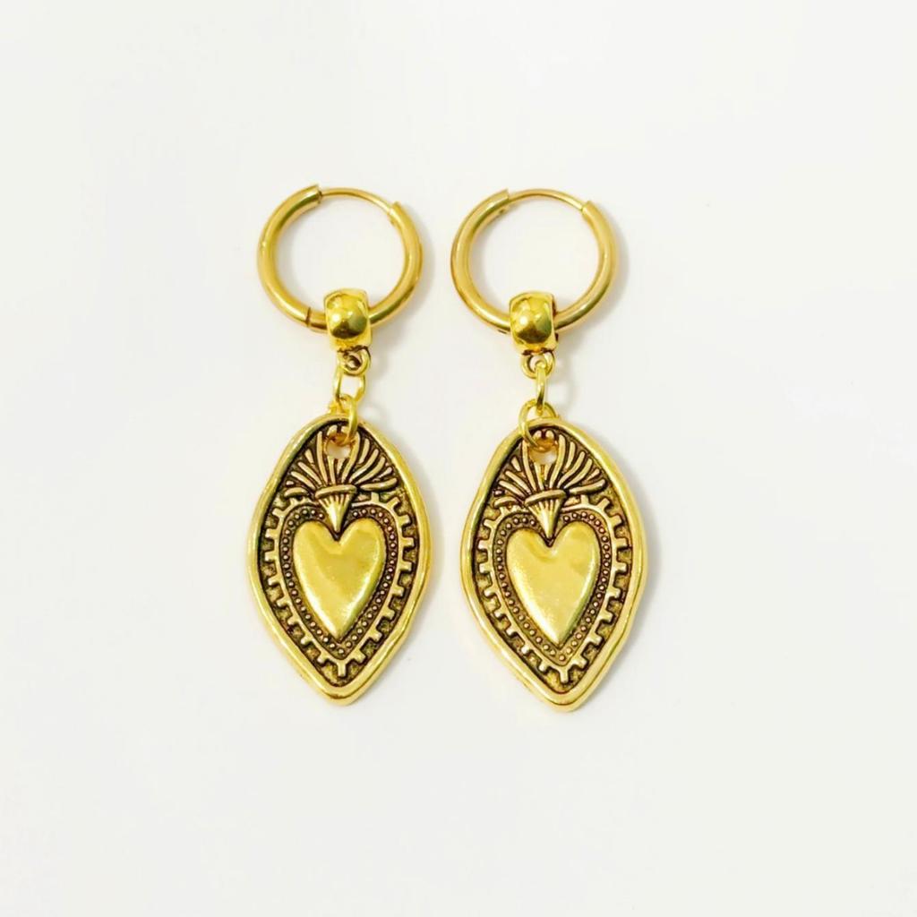 Bohemian Retro Gold Color Shield Heart-shaped Relief Pendant Dangle Earrings for Women Personality Trendy Jewelry Accessory Gift