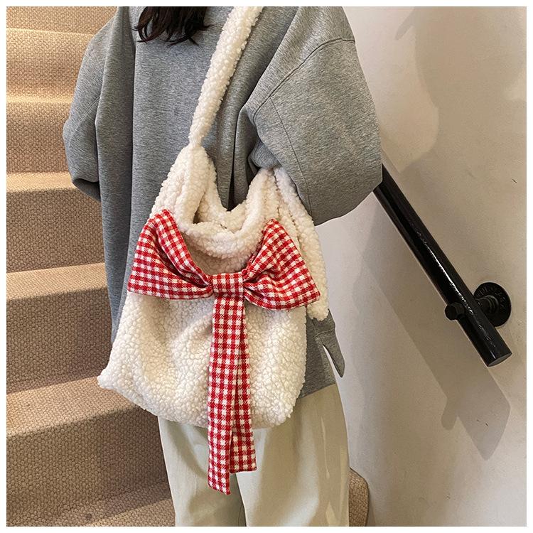 

Женская сумка новая сумка через плечо корейский стиль ins сумка с бантом плюшевая сумка из овечьей шерсти студенческая тканевая сумка 37*11*35 белый