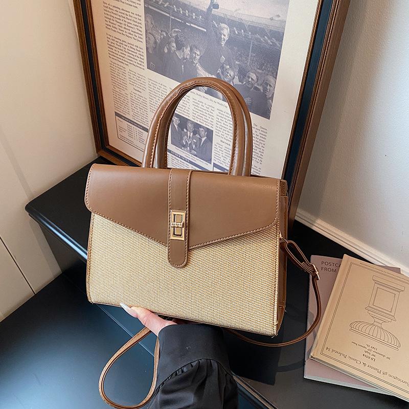 Fashionable, Simple and Unique Handbag in Small Size, Stylish and Single-shoulder Crossbody Bag
