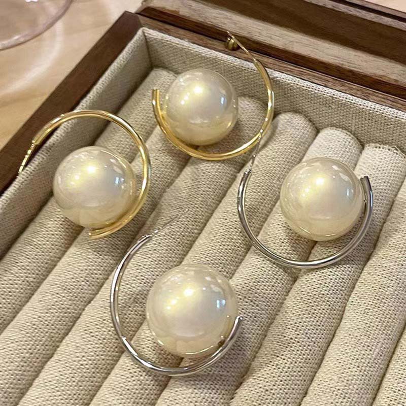Large Round Imitation Pearl Hoop Earrings For Women Exaggerated C-Shaped Personality Earrings