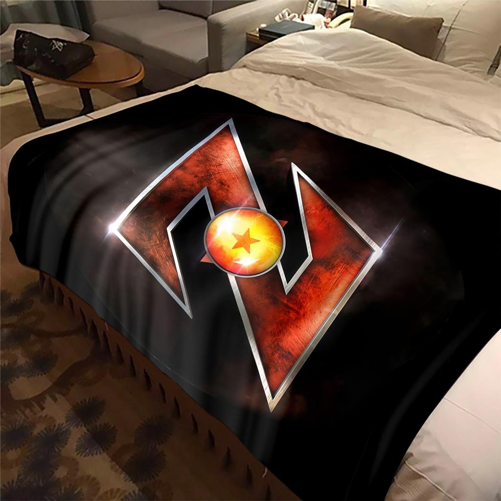 1pz Coperta in Flanella con Stampa Dragon Ball Super, Alta Qualità per Tutte le Stagioni, Decorazione per la Casa, Calore e Comfort, Perfetta per Regali di Natale