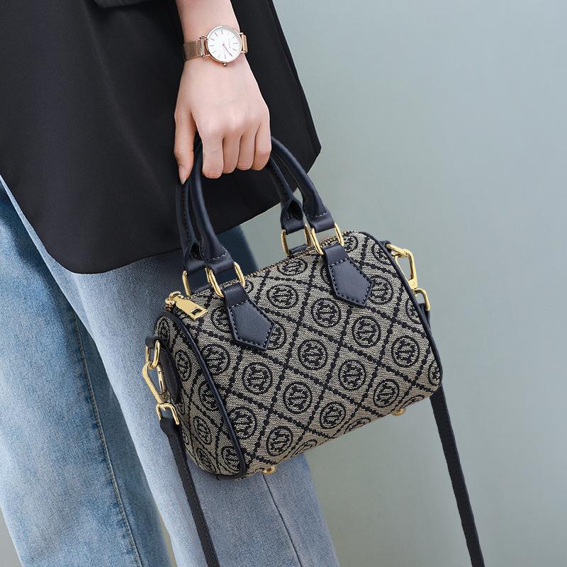 

2025 New Women s Bag Autumn Winter Handbag Boston Bag Fashion Versatile Commuter Shoulder Crossbody Bag синій