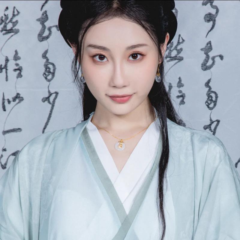 Jade Peace Buckle Necklace for Women: Luxurious, Lucky, Ancient Style Pendant in Retro Chinese Design