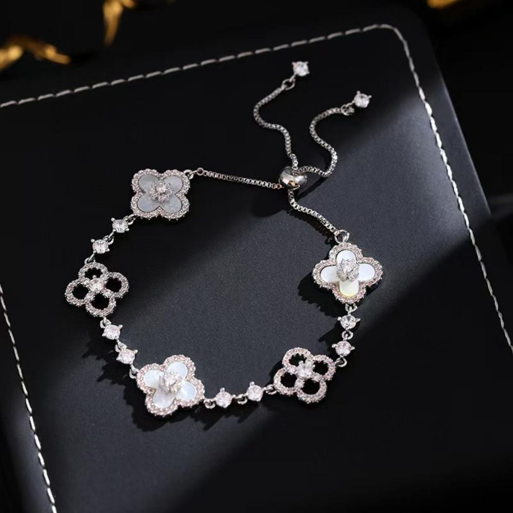 New Four-leaf Clover Bracelet Sparkling Lucky Clover Pull-out Bracelet Niche Luxury Jewelry for Women
