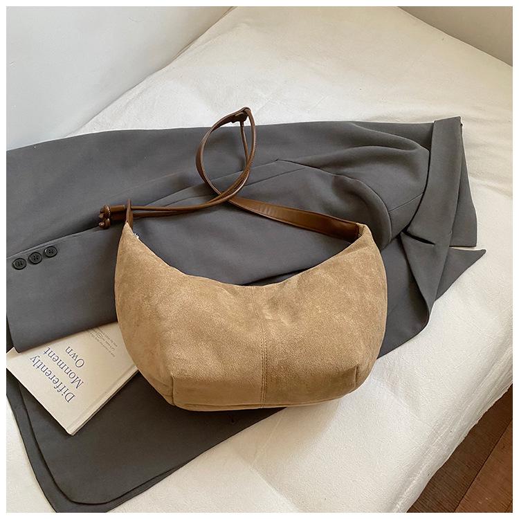 

2025 Trendy Women s Retro Textured Frosted Crescent Tote - Large Capacity Single Shoulder Bag