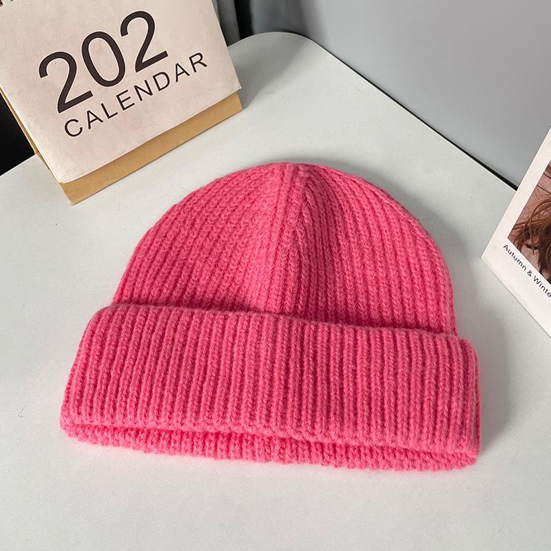 The Large Head Girdle Warm Ear Protecting Knitted Cap Is Fashionable and Versatile Making Your Face Look Good. The Small Woolen Cap Keeps You Warm
