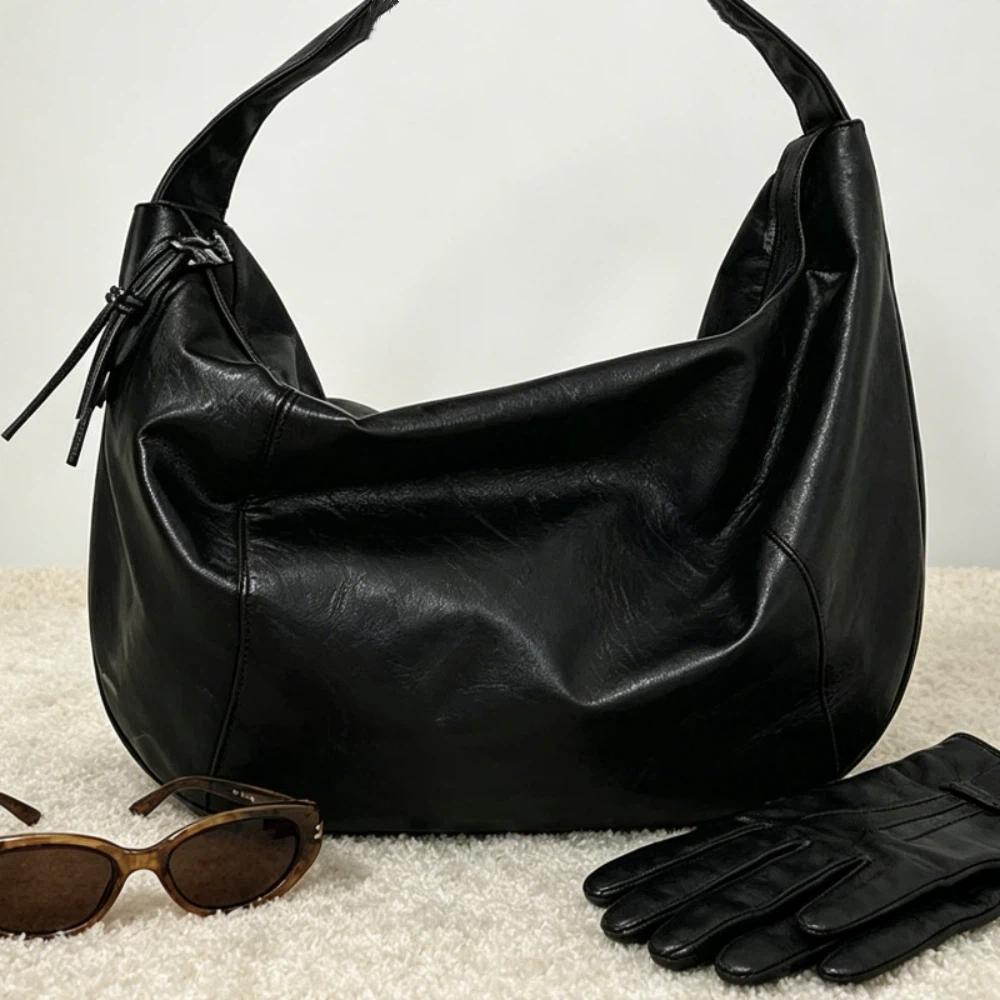 Large Capacity Japanese Style Crossbody Bag Leather Soft Dumpling Shaped Bag Versatile Zipper Closure Travel Shoulder Bag Casual
