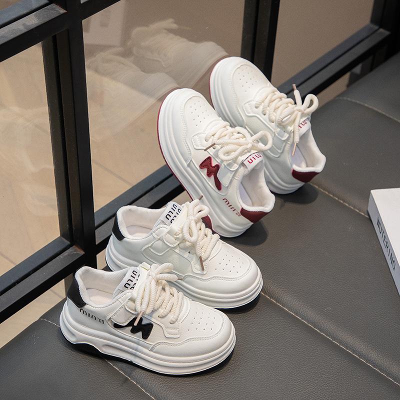 Children's sports shoes 2025 autumn girls little white shoes cartoon light boys casual board shoes soft sole baby shoes single