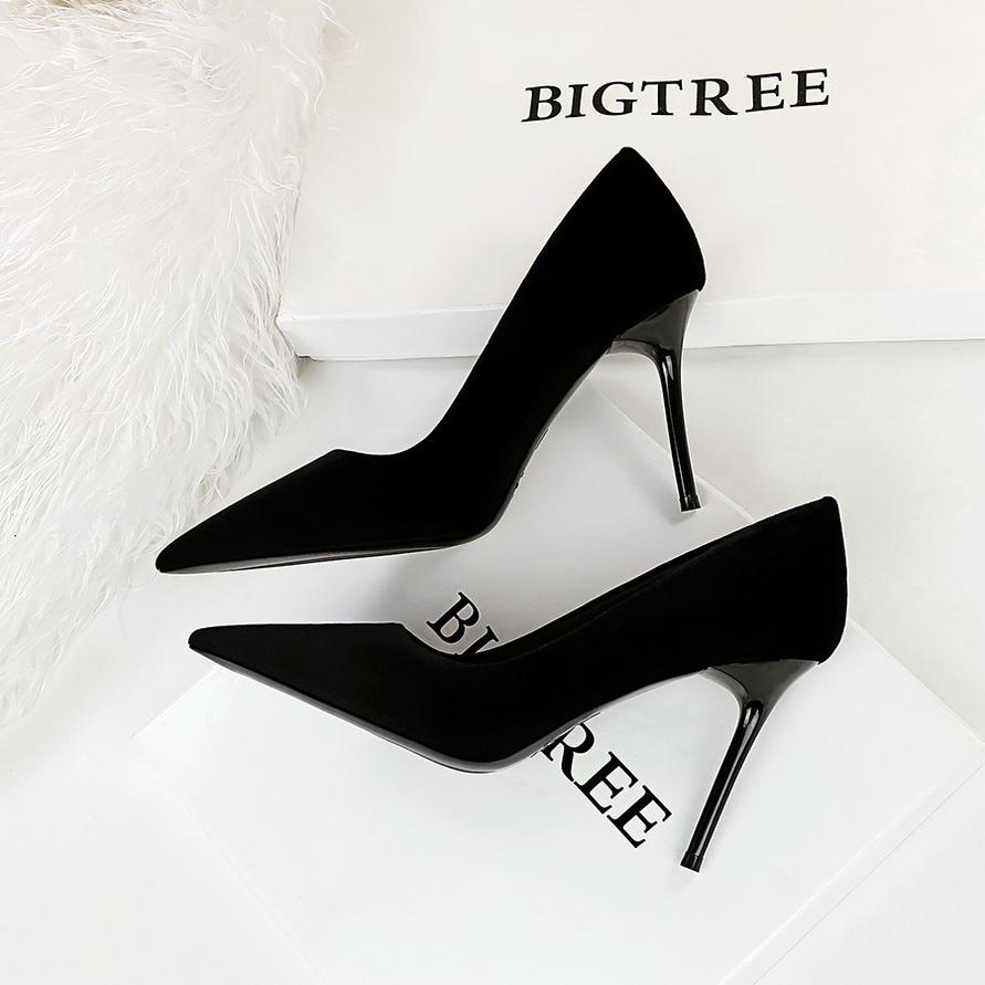Women's Fashion Thickened Suede Banquet High Heels Shallow Mouth Pointed Single Shoes