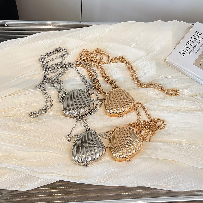 2025 New Summer Lipstick Bags for Women Fashion Pearl Mini Purse Crossbody Bag High Quality Gold Shell Bag Designer Shoulder Bag