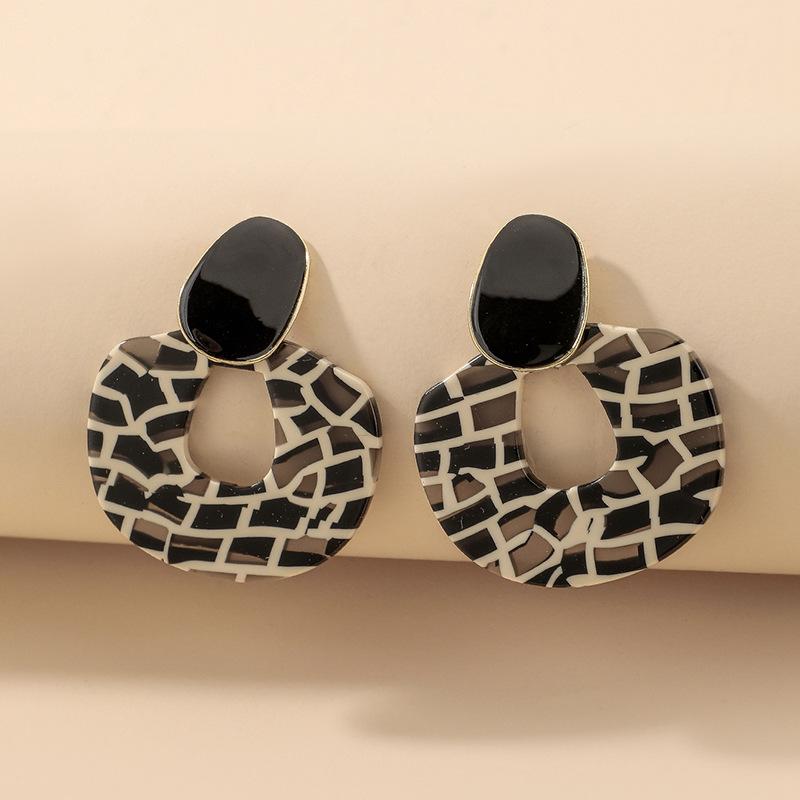 

Acrylic Zebra Pattern Earrings Ins Fashion Exaggerated High-end Geometric Temperament Earrings for Women чорний
