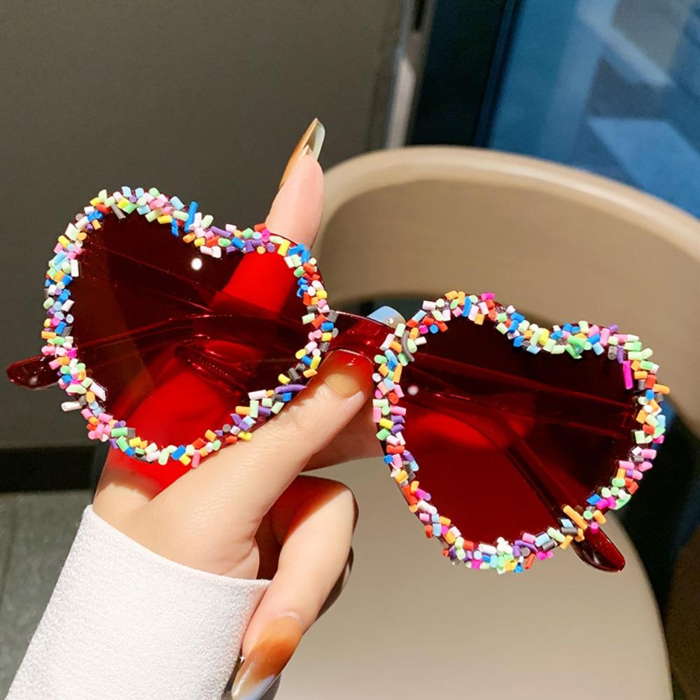 Cute Luxury Vintage Sunglasses Heart Shape Candy Color Punk Sunglasses Beach Sun Glasses Party Eyewear