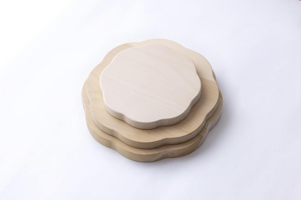 Woodpecker Ginkgo Wood Cutting Made In Natural Ginkgo Wood Cutting Board with Flower Design Board, Japan, Wood, (Small)