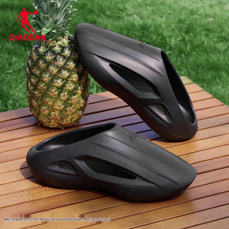 

QIAODAN Men s FE 2.0 Breathable Toe-Cap Recovery Slides 39