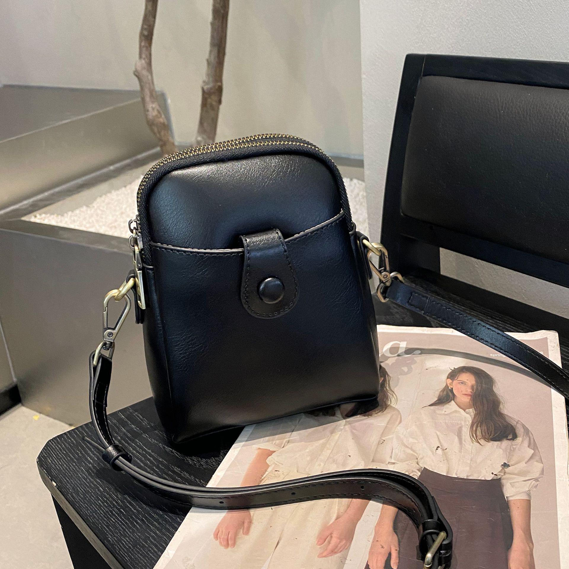 

Vintage-Style Crystal Vegetable-Tanned Leather Phone Crossbody & Coin Purse for Women 14x8x18 CM