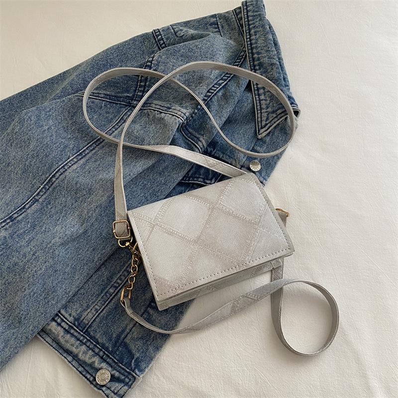Fashion personality leisure commuter messenger bag fashion shoulder bag 2024 summer new simple fashion small square bag