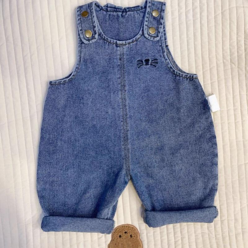 Latzhose mit bestickten 3D-Hasenschwänzen, niedlich und stilvoll für Jungen und Mädchen, modische Freizeit-Hose mit Hasenohren, für draußen