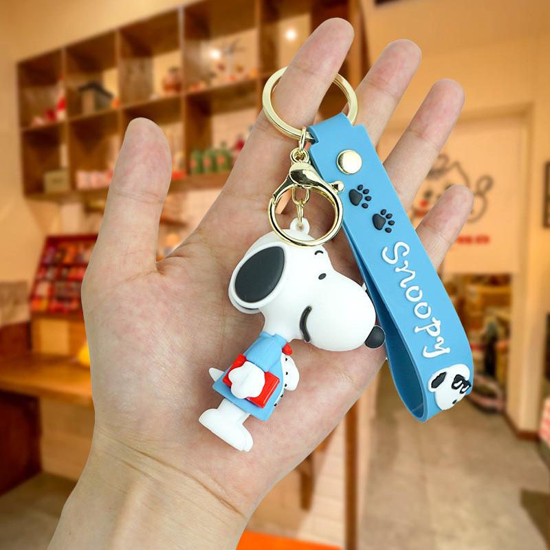 Adorable Snoopy Keychain Stylish Cartoon Key Ring For Car And Bag Accessories