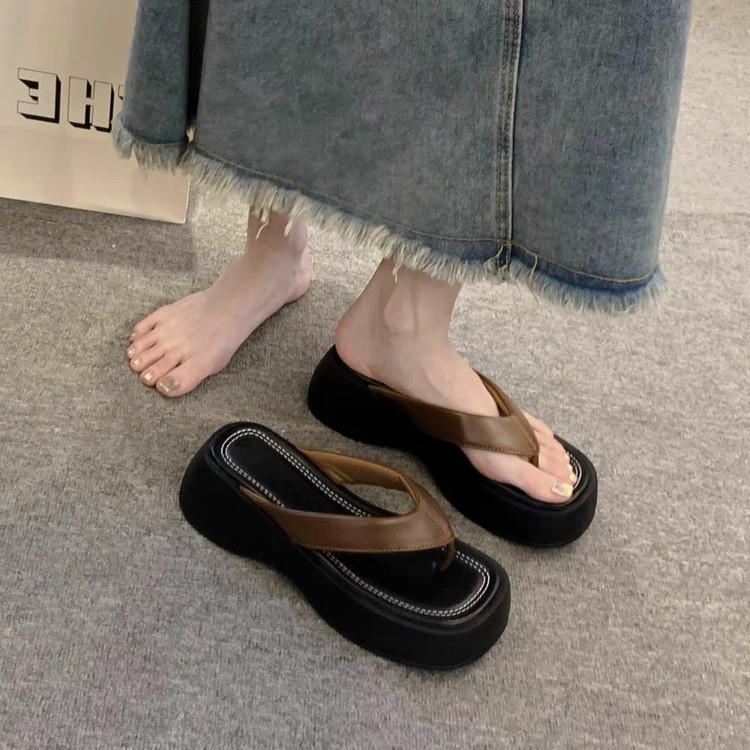 Summer Thicksoled Flip Flops For Women With Pu Upper And Rubber Sole For Casual Beach Wear